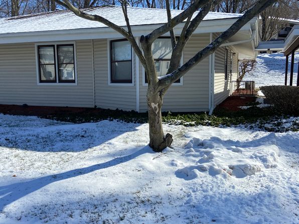 25B Oxford Ct