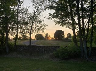 64 Red Ledge Dr, Dallas, PA 18612