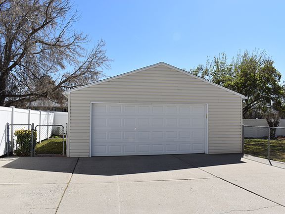 5th image of 574 Aloha Ln