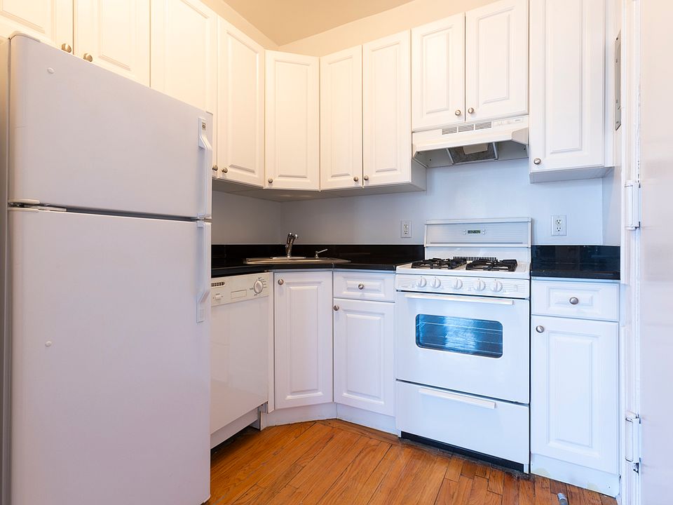 2nd image of 63 8th Ave APT 4A
