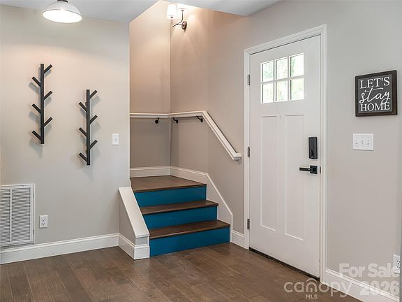 5th image of 239 Bonnies Meadow Pl