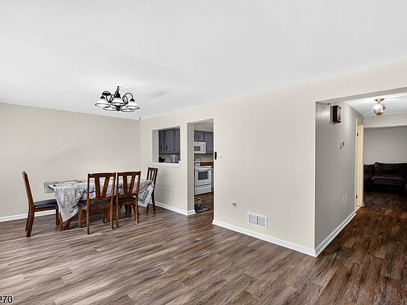 3rd image of 127 W End Ave