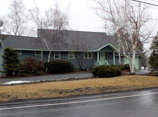 4057 River Rd, Niskayuna, NY 12309