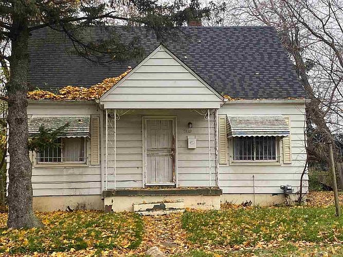 2nd image of 3113 Milbourne Ave
