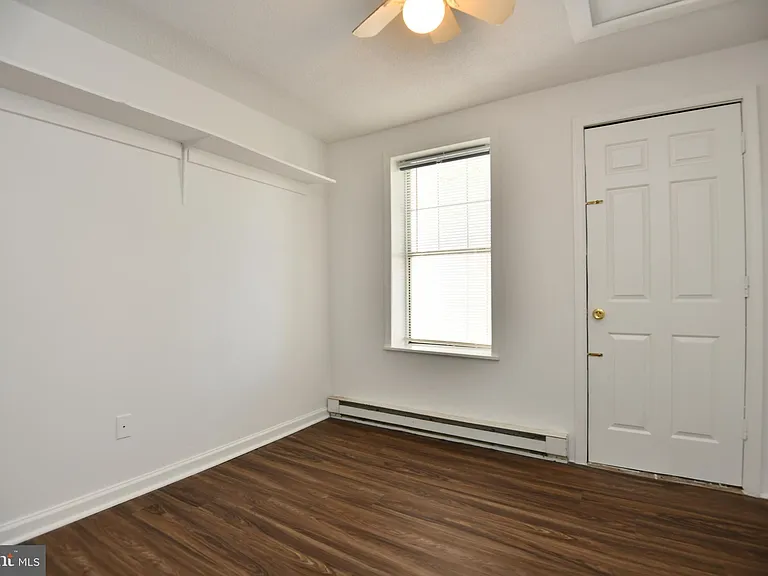 9001 Yorkshire Ln #B — Photo 7