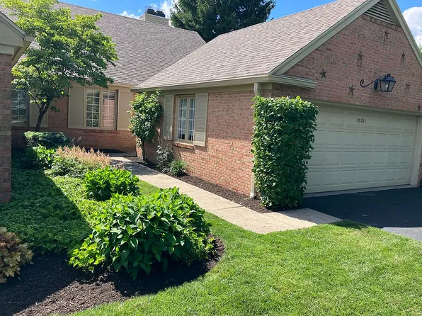 29301 Bates Rd, Perrysburg, OH 43551