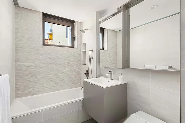 Rented by Related Rentals | media 59