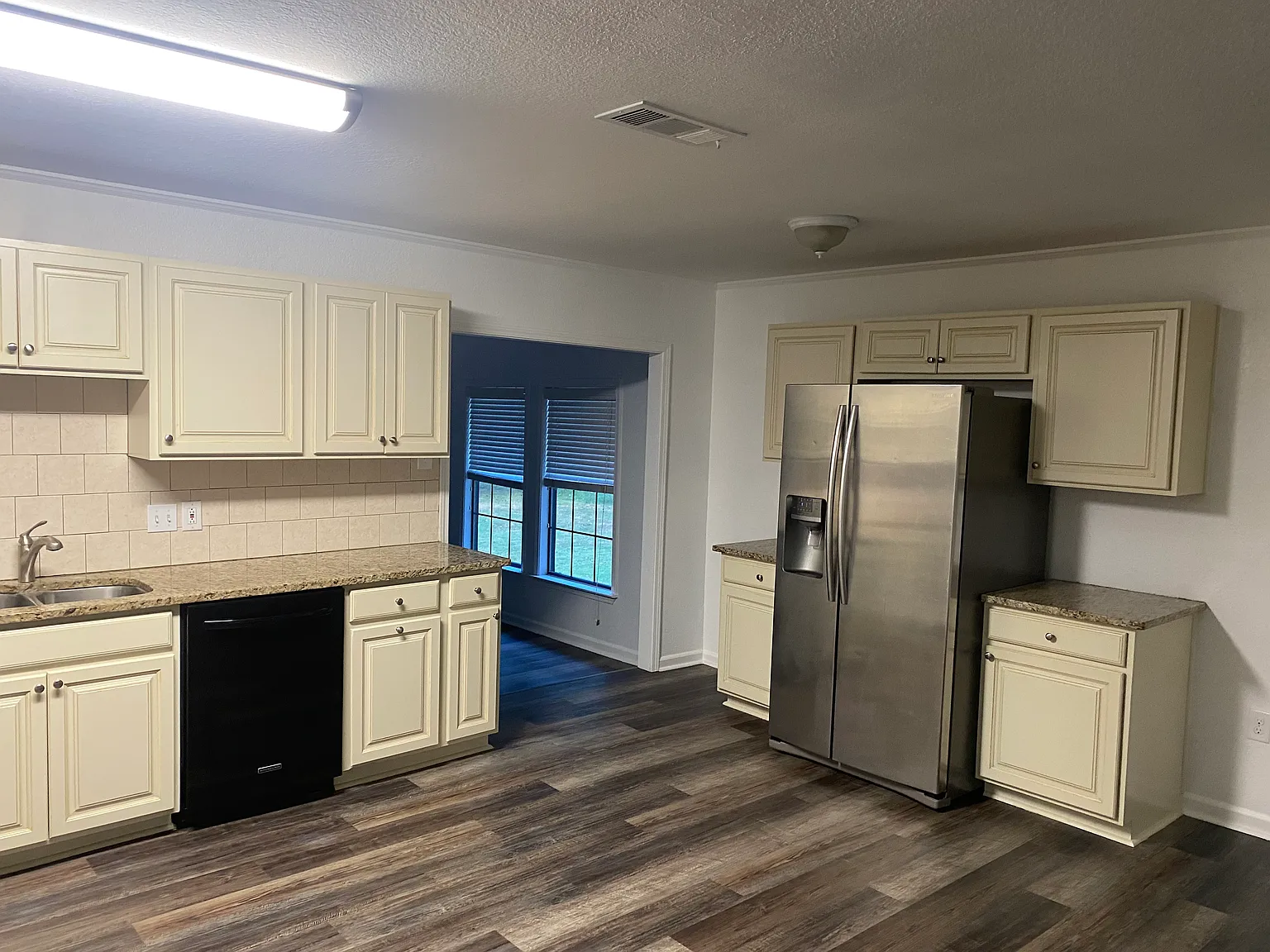 3 bed, 1448 sqft, $1,800 — Photo 1
