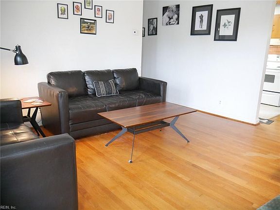5th image of 1826 Hardwood Ln