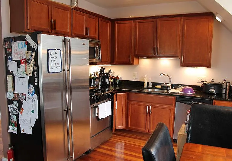 73 Perthshire Rd #B — Photo 3