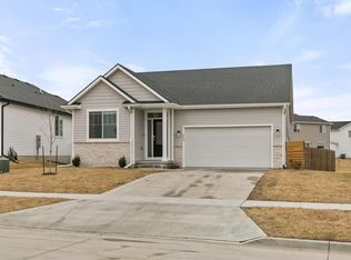 290 NW Rosemont Cir, Waukee, IA 50263