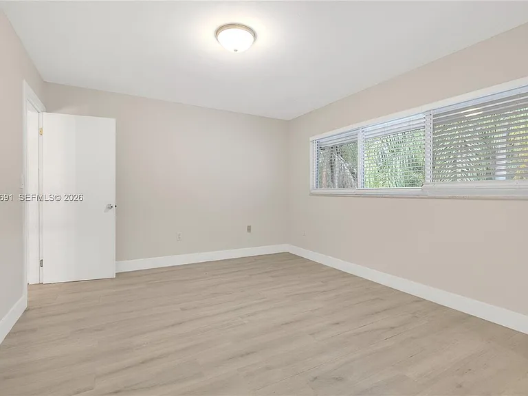 3056 Shipping Ave #2 — Photo 32