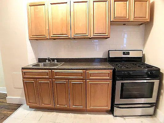 2nd image of 424 New York Ave #7