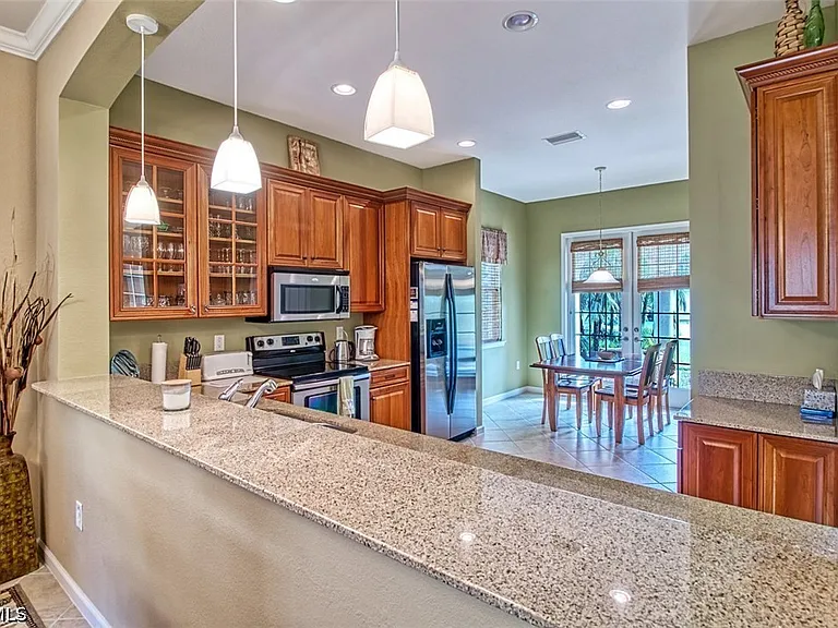 3460 Lakeview Isle Ct — Photo 19