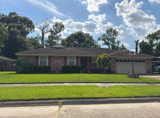 1725 King Arthur Ct, Orange, TX 77630