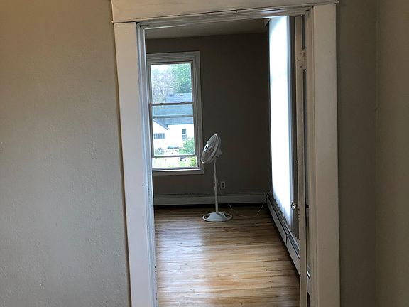 5th image of 1224 1/2 N 12th St