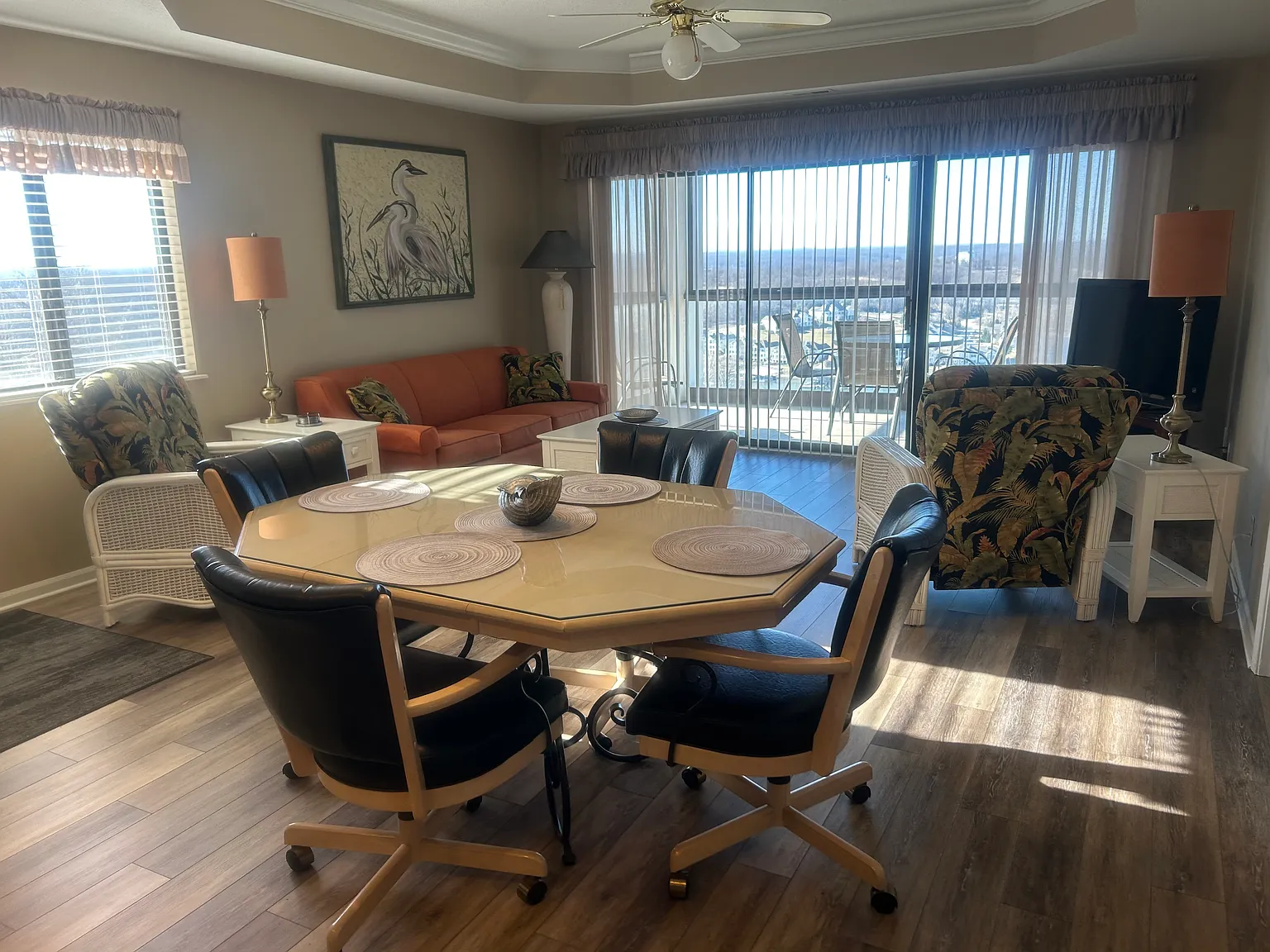 2 bed, 1700 sqft, $1,800 — Photo 2
