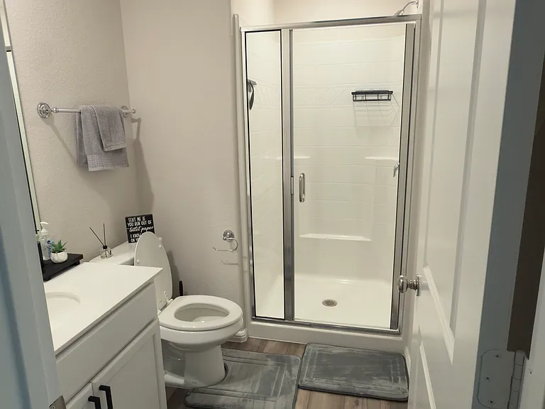 2nd bathroom