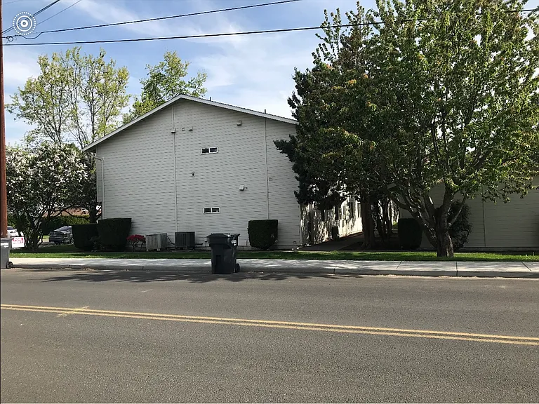 NE Cedar Ave — Photo 6