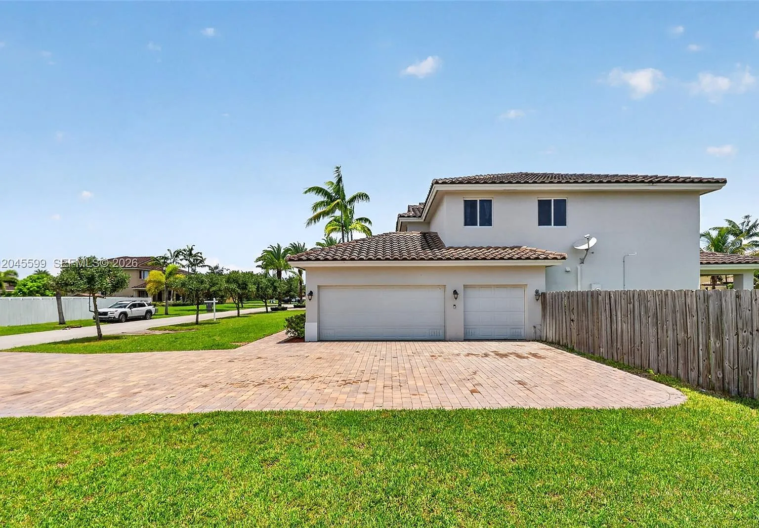 5 bed, 3116 sqft, $4,850 — Photo 3