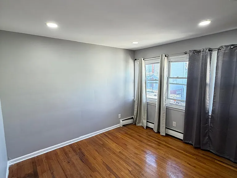 41 Smith St #C8 — Photo 2