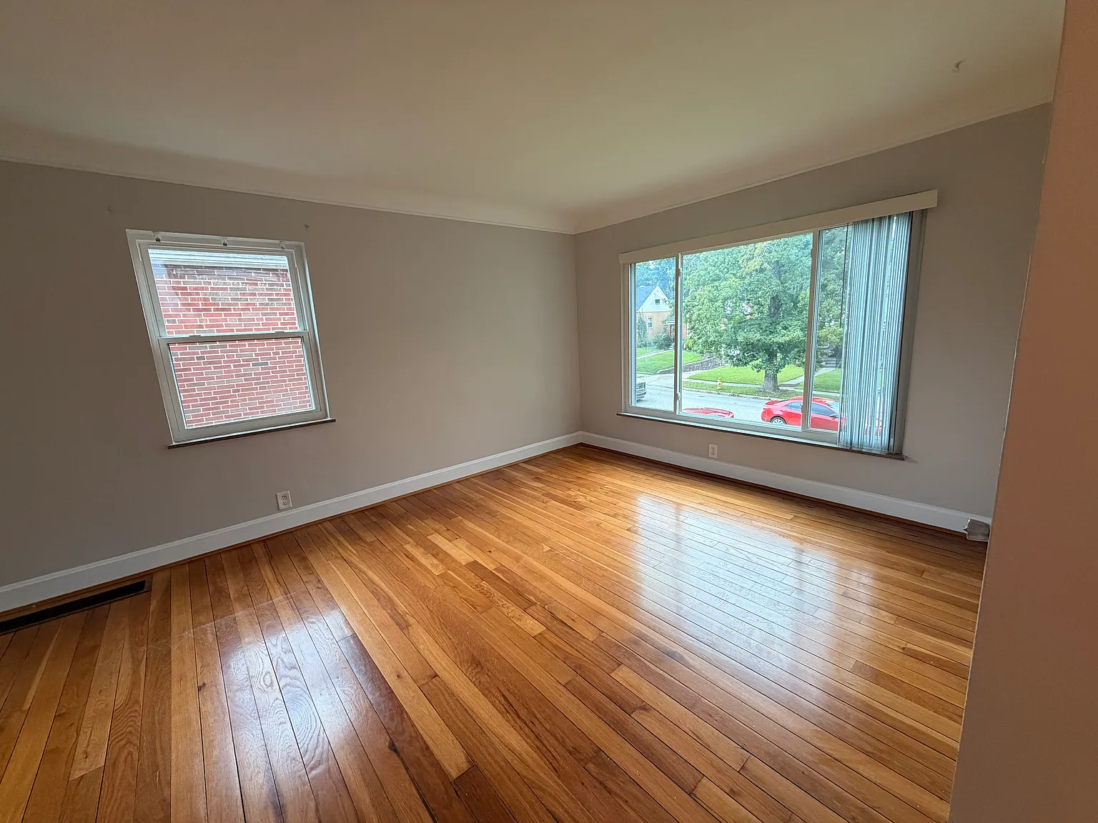 8348 Banbury St — Photo 2
