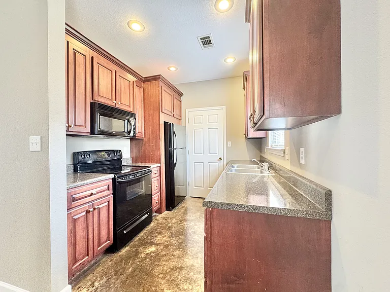 934 E Craighead Forest Rd #B — Photo 11