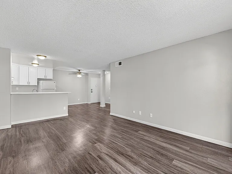 Prado Apartments — Photo 55