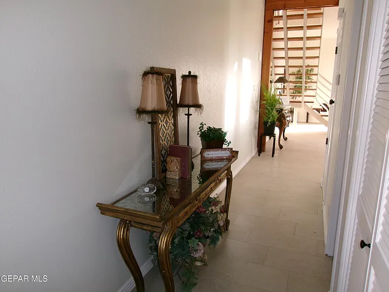 294 Vaquero Ln #B — Photo 4