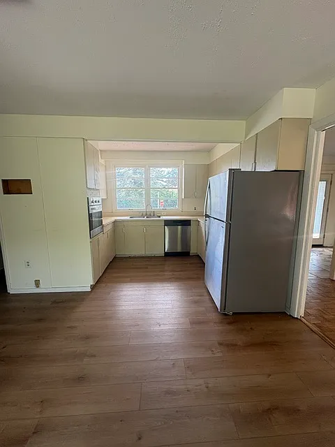 4 bed, 2132 sqft, $2,250 — Photo 2