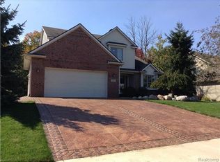 1222 Springwood Ct, Howell, MI 48843