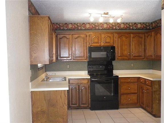 2nd image of 1400 Pioneer Dr