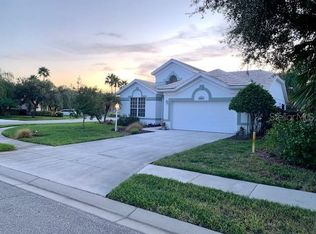 8424 Whispering Woods Ct, Lakewood Ranch, FL 34202