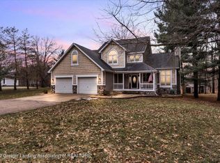 9735 Deer Trl, Haslett, MI 48840