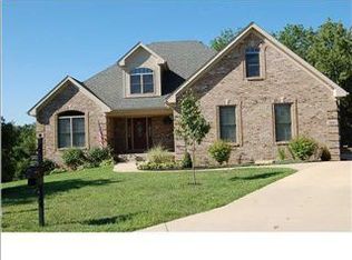 12402 Pine Point, Louisville, KY 40299