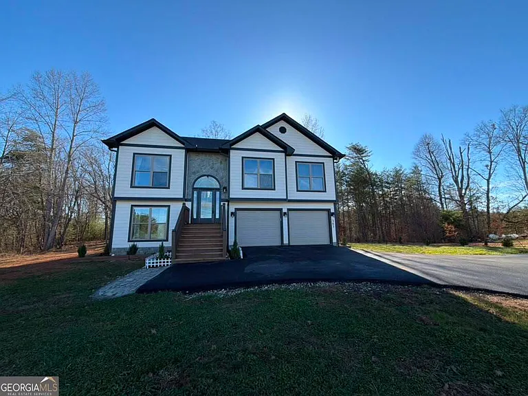 363 Bayside Ln — Photo 2