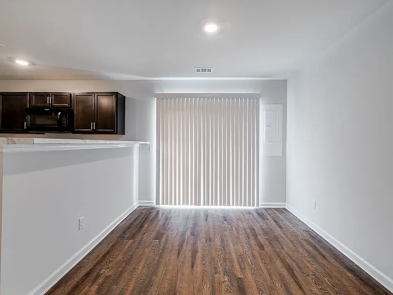 8 Red Robin Ct — Photo 15