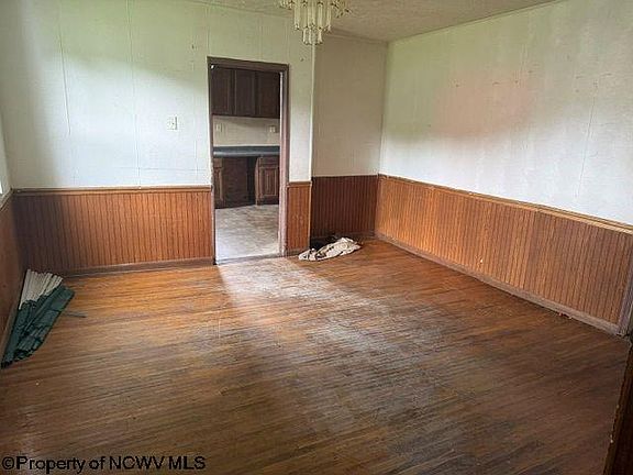 5th image of 68 Cole St