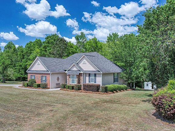 3rd image of 66 Aberdeen Cir