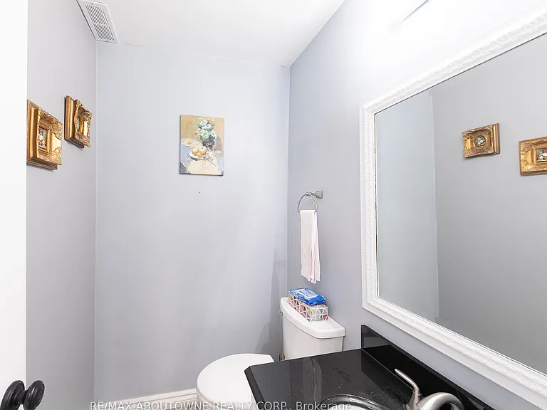 2072 Glenada Cres — Photo 17