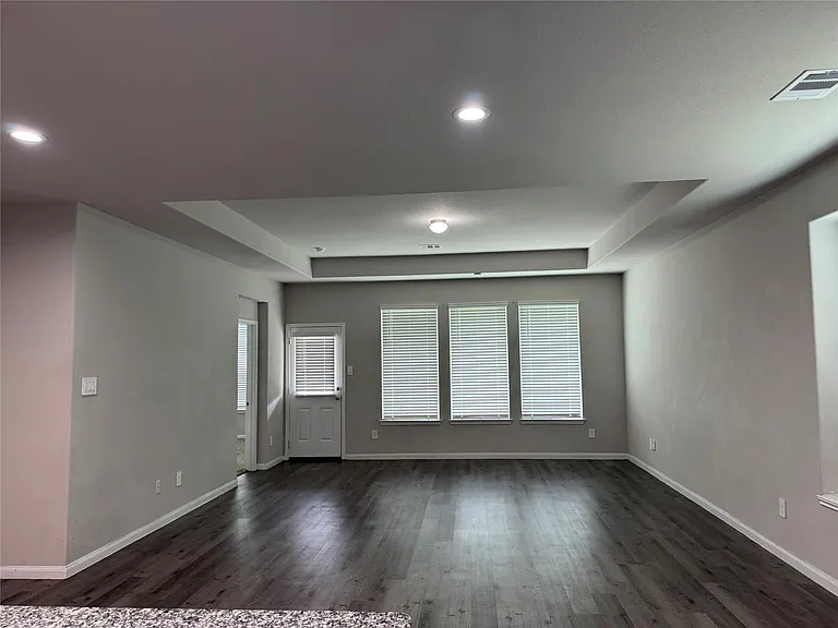 305 Black Bear Dr — Photo 14