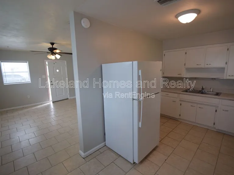 1213 W Patterson St — Photo 4