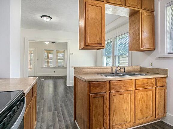 5th image of 612 N 13th St