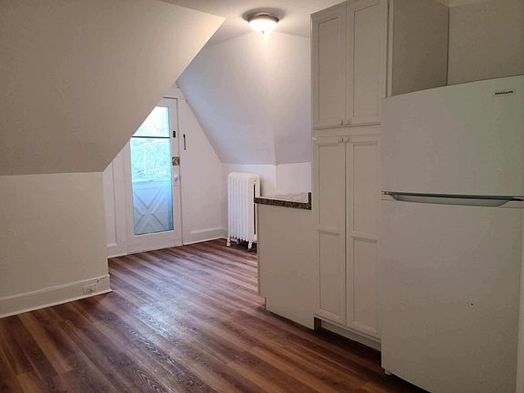 3rd image of 163 Park St #3