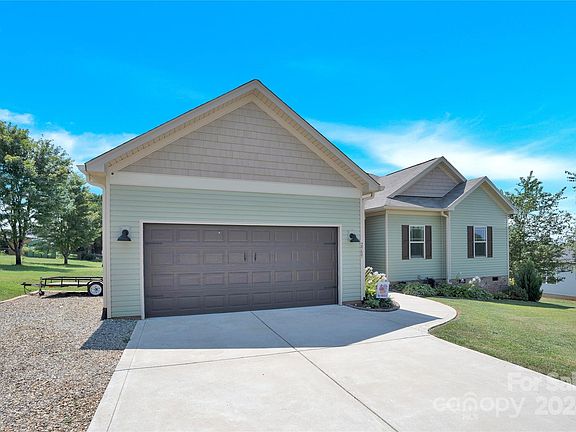 4th image of 2757 Eagle Dr #11