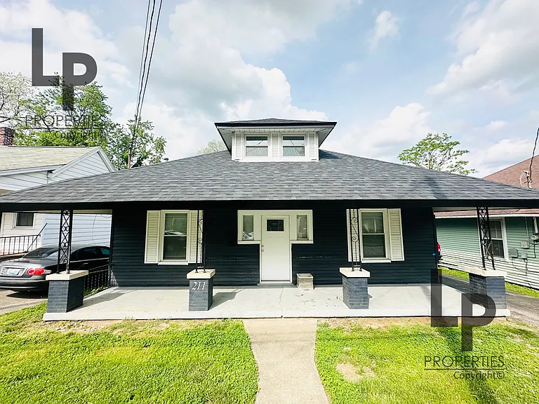 211 E 6th St — Photo 1