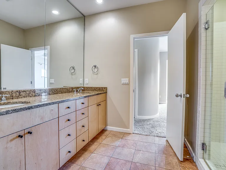 4100 Travis St #8 — Photo 21