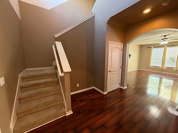 3rd image of 10922 Savannah Landing Cir