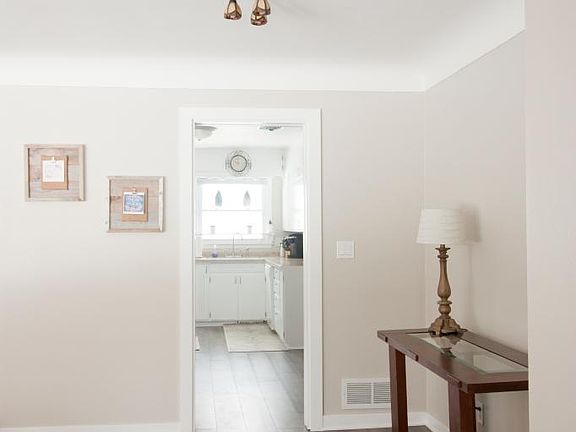 5th image of 1117 College St