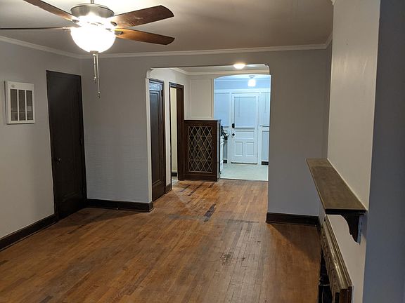 3rd image of 12 W Hudson St #3